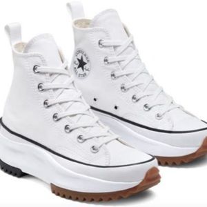 Woman’s size 6 men’s 4.5 converse